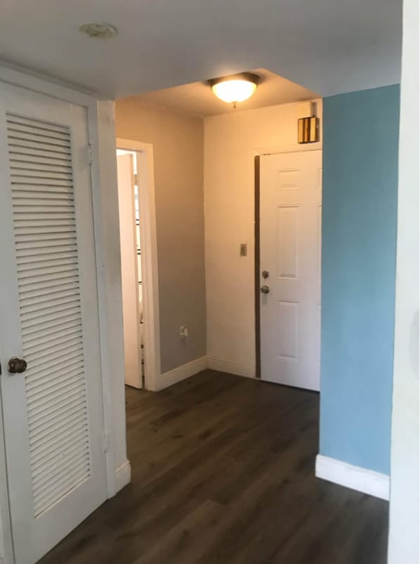 Building Photo - 1401 NE 191st St