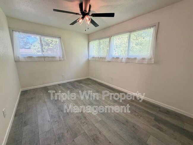 Building Photo - 8301 Pepperidge Dr