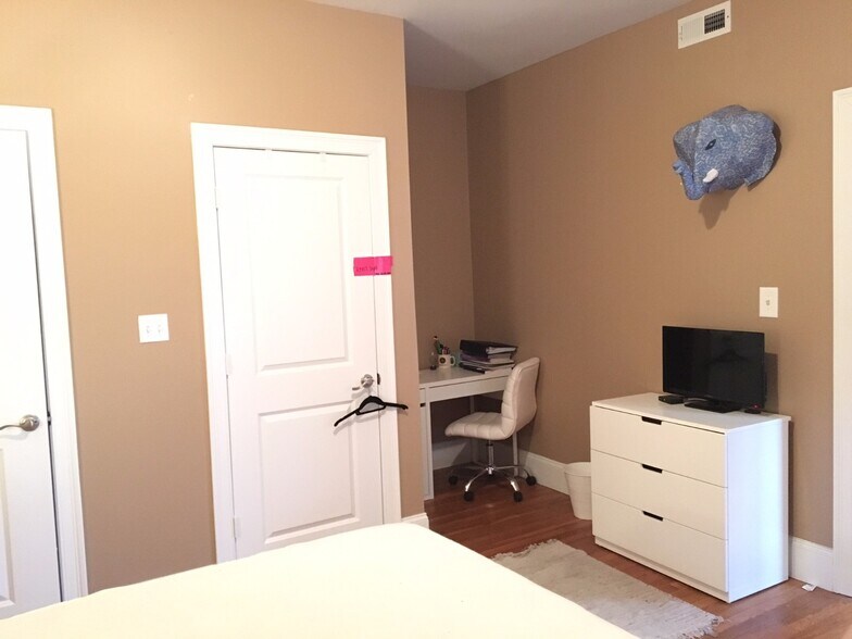 Building Photo - 23 Saint Lukes Rd