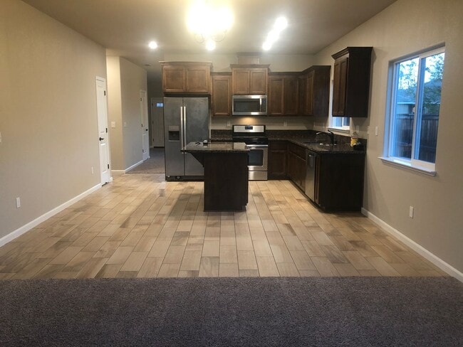 Building Photo - 4 Bedroom 2, Bath, 1900 sft. Ione Home for Lease.
