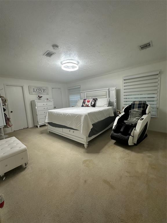Building Photo - 1111 Doral Ln