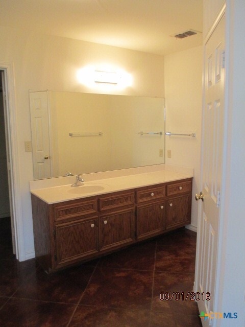 Building Photo - 125 Gemini Ct