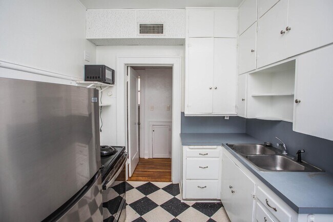 Building Photo - 2115 26th St