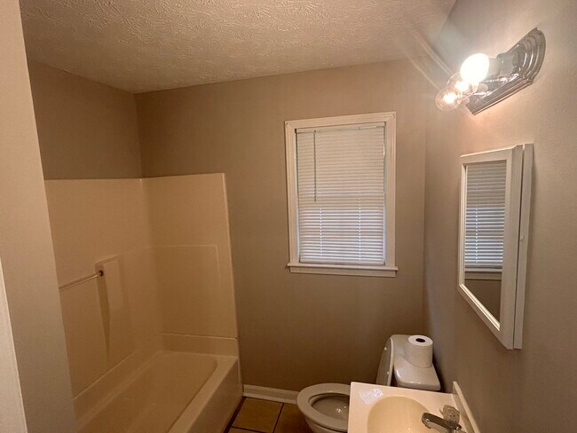 Building Photo - 3487 Wax Rd SE