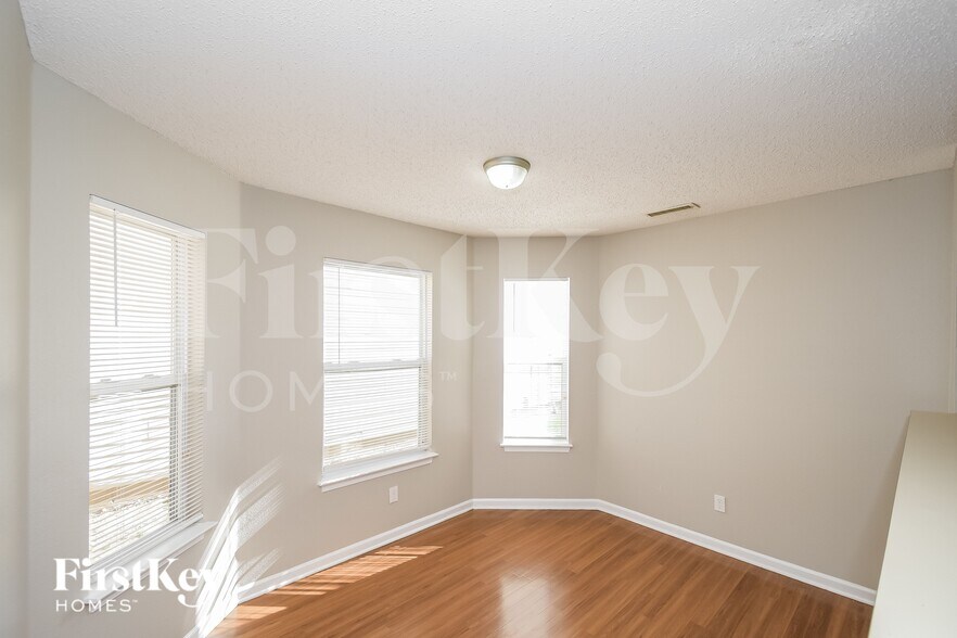 Building Photo - 6616 Kinnerton Dr