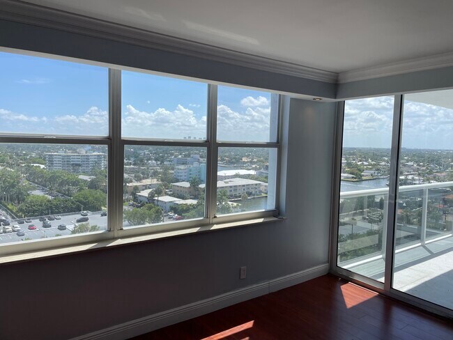 Building Photo - 3015 N Ocean Blvd