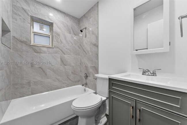 Building Photo - 4750 SW 66th Terrace