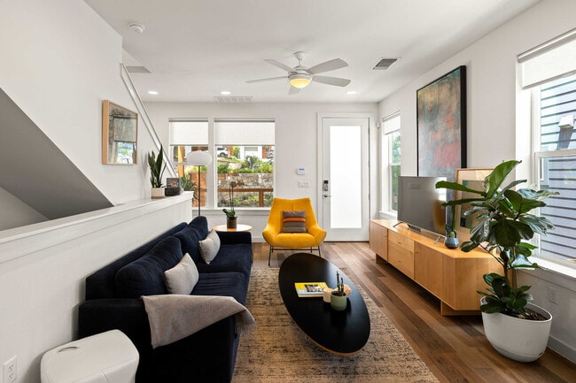 Building Photo - 3109 Aldwyche Dr