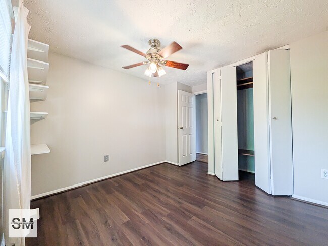 Building Photo - 14505 Farmcrest Pl