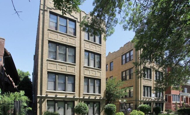 Primary Photo - 2 bedroom in Chicago IL 60615