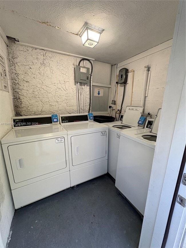 Building Photo - 3237 SW 4th St