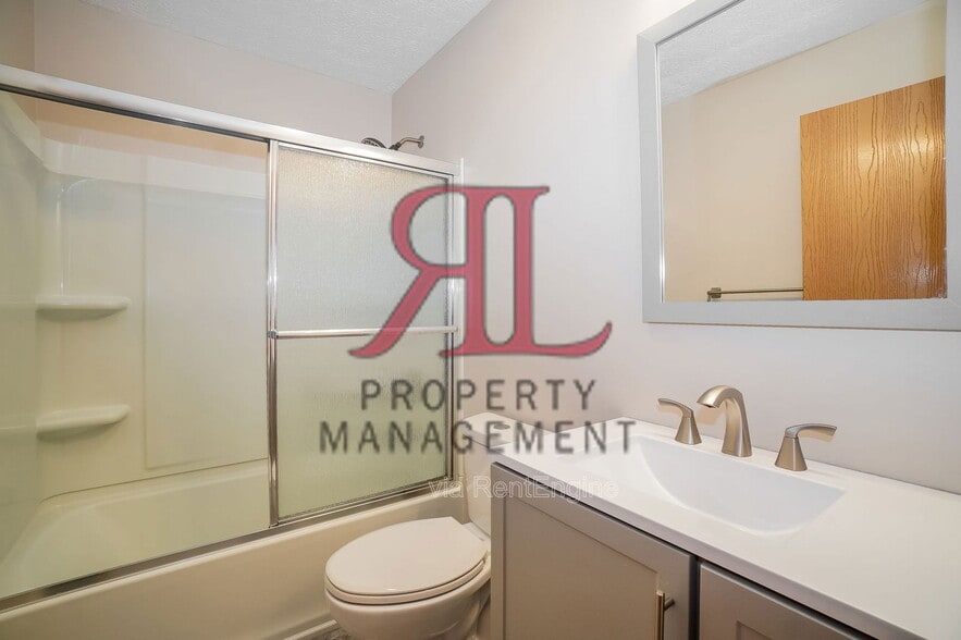 Building Photo - 3180 Omega Dr