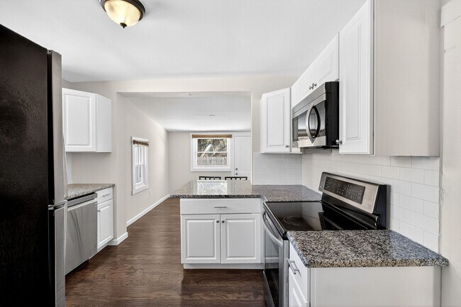 Building Photo - Move-In Ready 2BR home – fully renovated, updated roof & HVAC, *OPEN HOUSE 4/4/26 1PM-2PM *