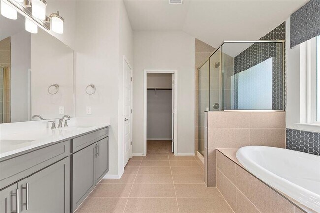 Building Photo - 102 Crooked Trail