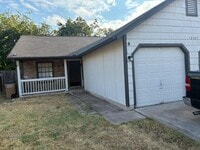 Building Photo - 12407 Tree Line Dr