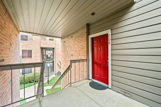 Building Photo - 2023 Gentry St