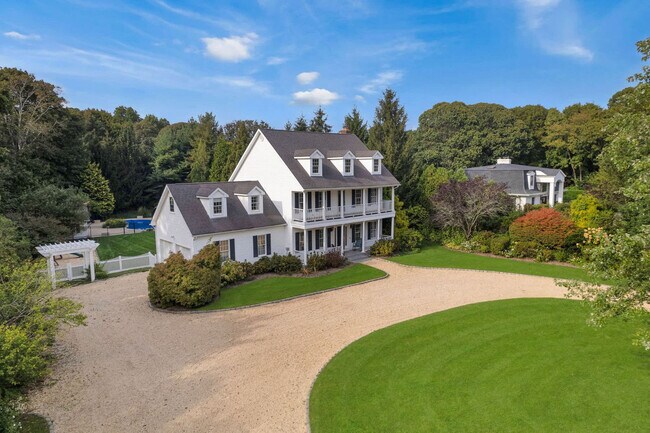 Building Photo - 1025 Peconic Bay Blvd