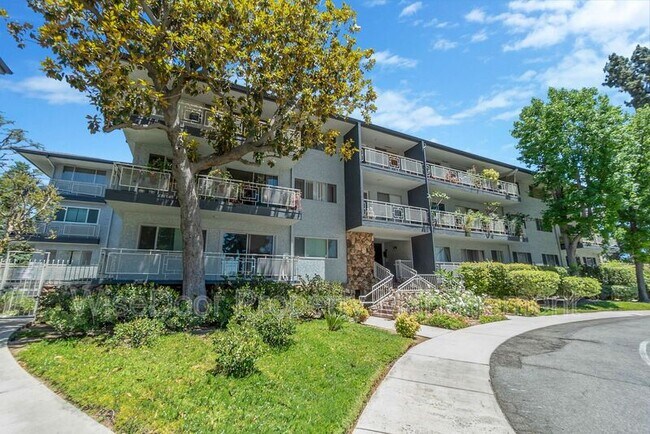 Primary Photo - 12035 Beverly Blvd