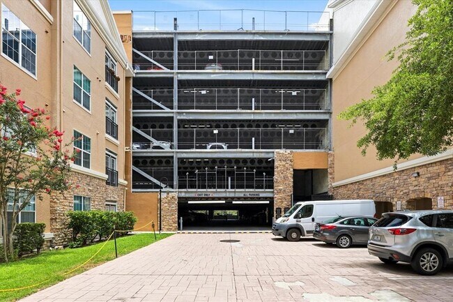 Building Photo - 4221 W Spruce St