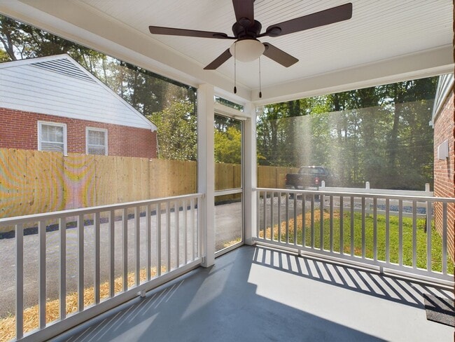 Building Photo - 709 N Parham Rd