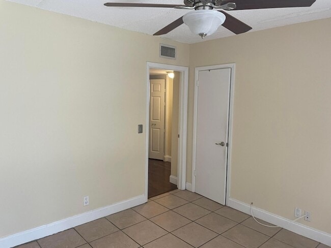 Building Photo - 4500 N Flagler Dr
