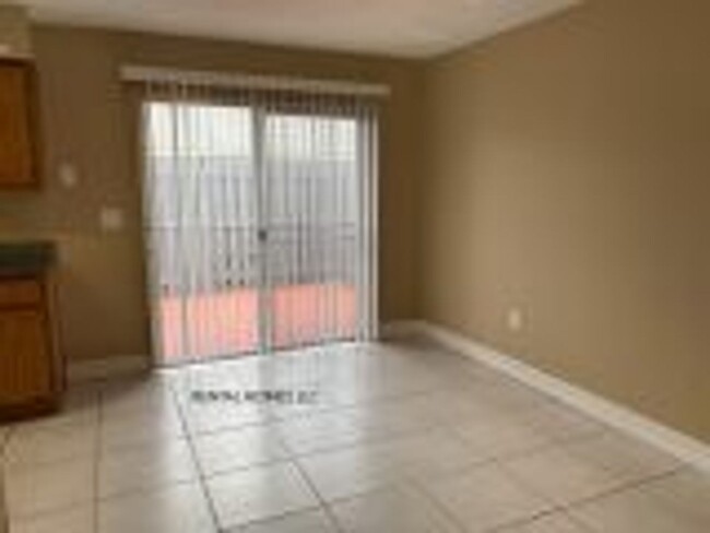 Building Photo - Two Bedroom One Story Townhouse close to A...