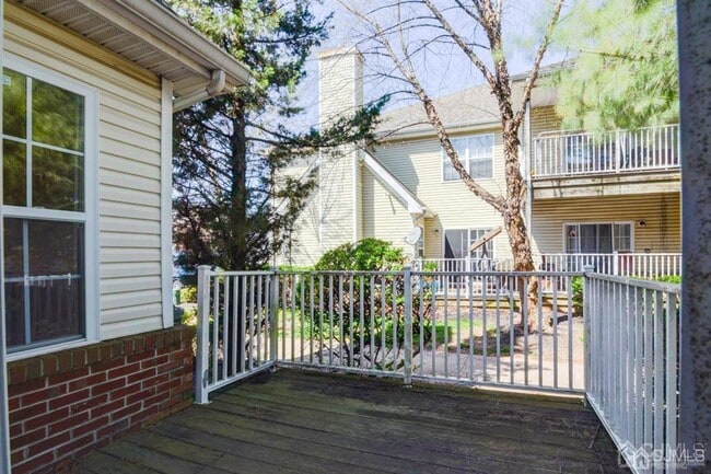 Building Photo - 334 Moonlight Dr