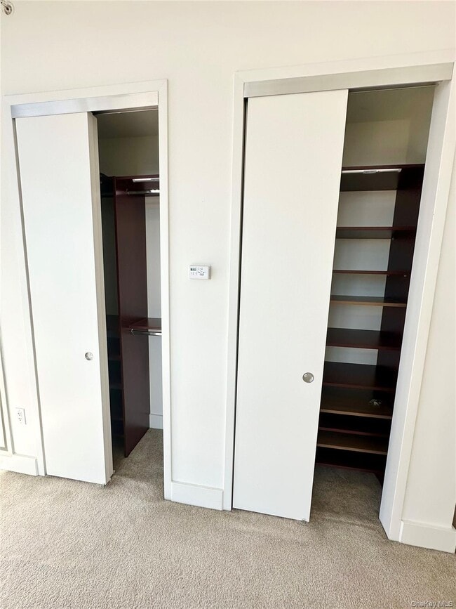 Building Photo - 175 Huguenot St