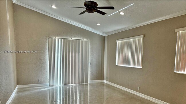 Building Photo - 932 Falling Water Rd