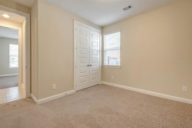 Building Photo - 22614 Birch Ridge Meadow Dr
