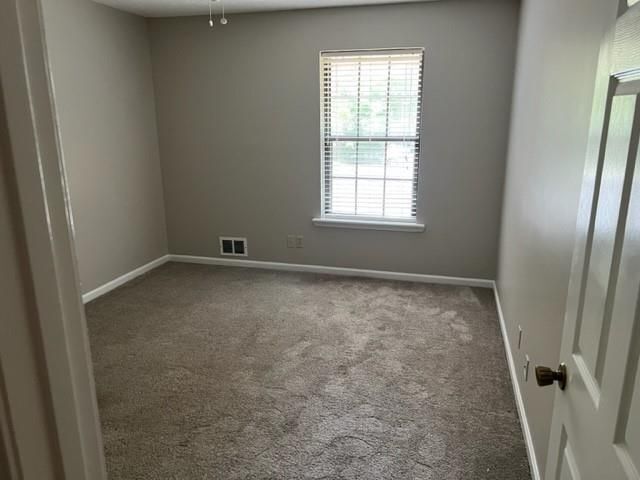 Building Photo - 8010 Hickory Ct