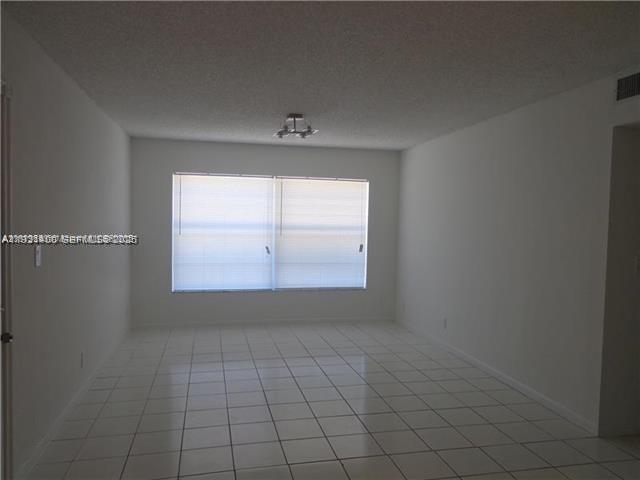 Building Photo - 2530 NW 39th Wy