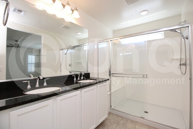 Building Photo - 1647 S 83rd Pl