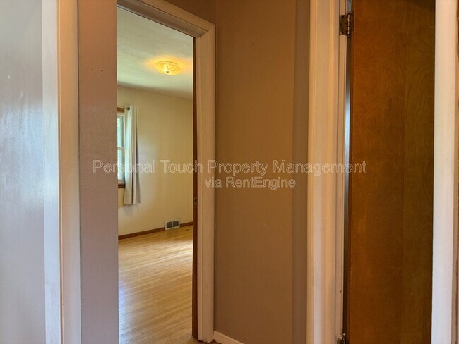 Building Photo - 1717 5th St S