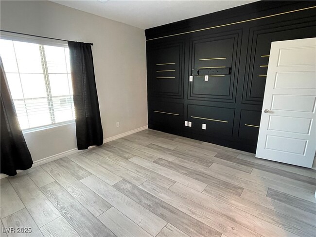 Building Photo - 600 Carriage Hill Dr
