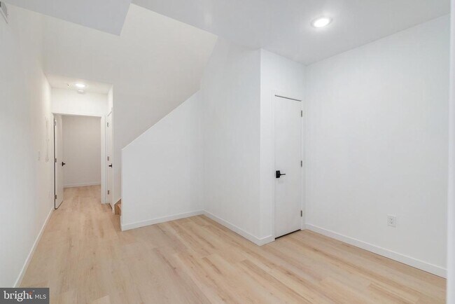 Building Photo - 2717 N Howard St