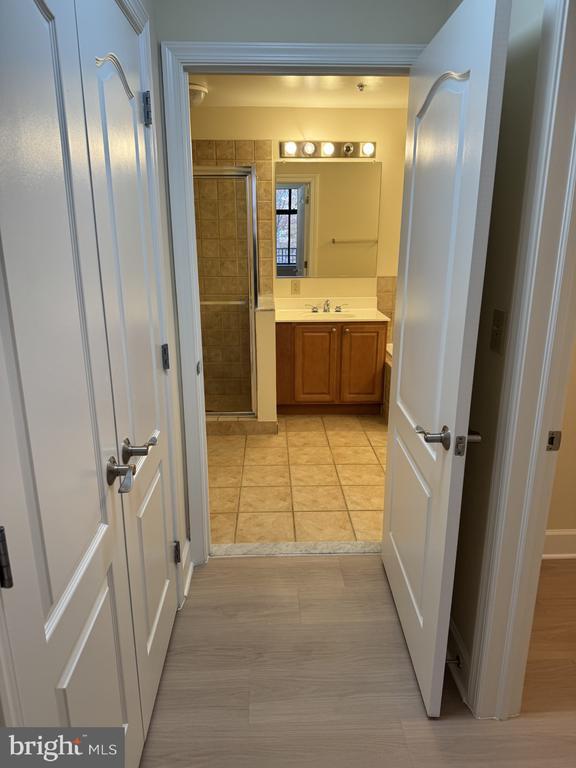 Building Photo - 502 W Broad St