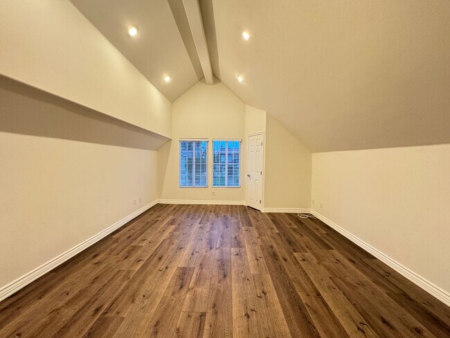 Building Photo - Stunning 5Bd/3.5Ba Home in Laguna Hills with a Pool and Elevator!