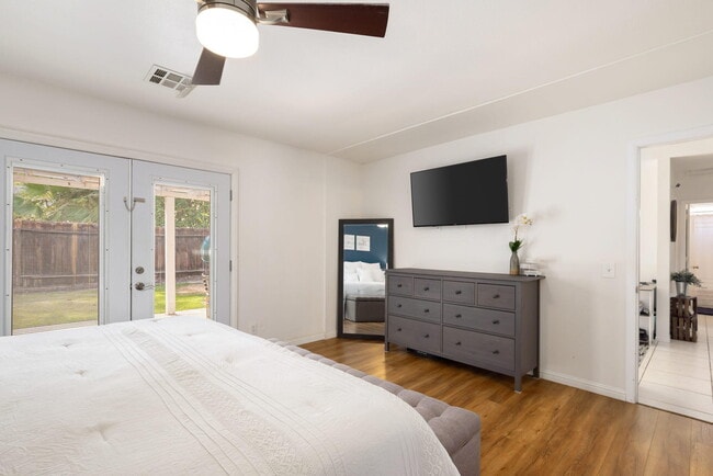 Building Photo - 51905 Avenida Velasco