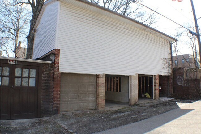 Building Photo - 708 S Negley Ave