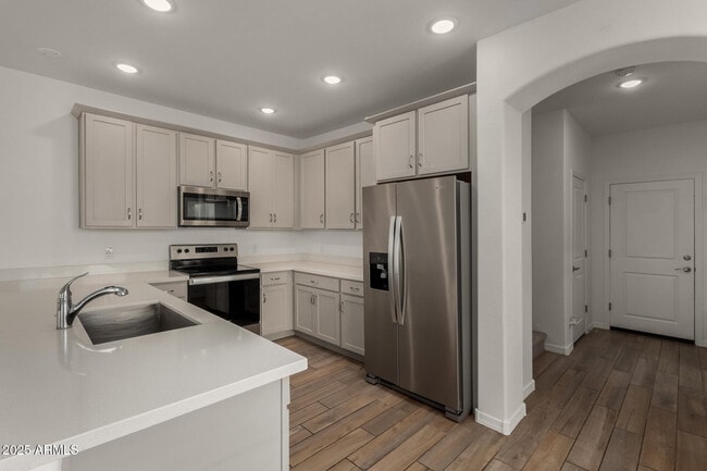 Building Photo - 15142 W Sherman St