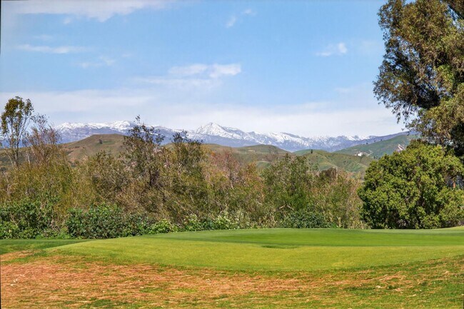 Building Photo - 1525 Fairway Dr