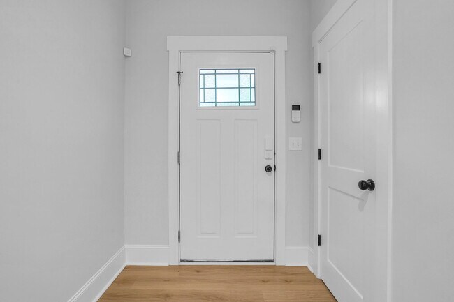 Building Photo - 108 Averill St
