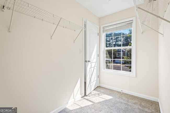 Building Photo - 558 Woodland Park Terrace