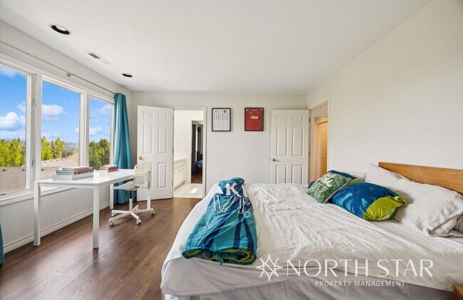 Building Photo - Beautiful Home with Mountain Views in the ...