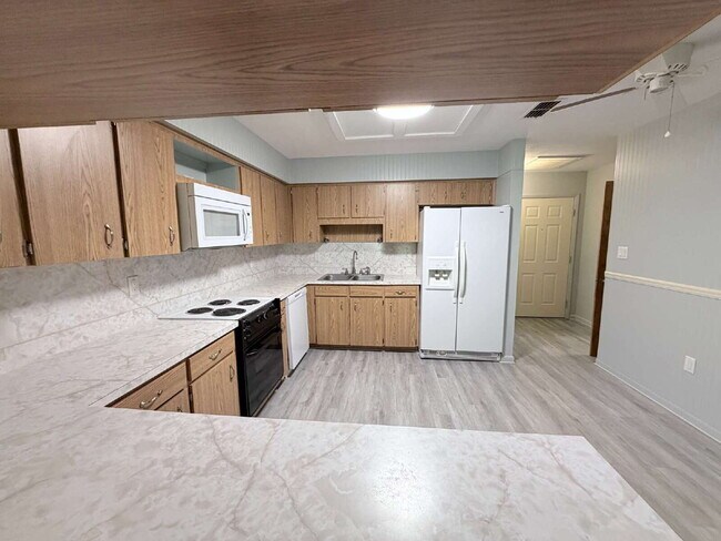 Building Photo - 3213 Julia Ct