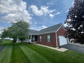 Building Photo - Spacious Condo in Pickerington with Finished Basement & Resort-Style Amenities