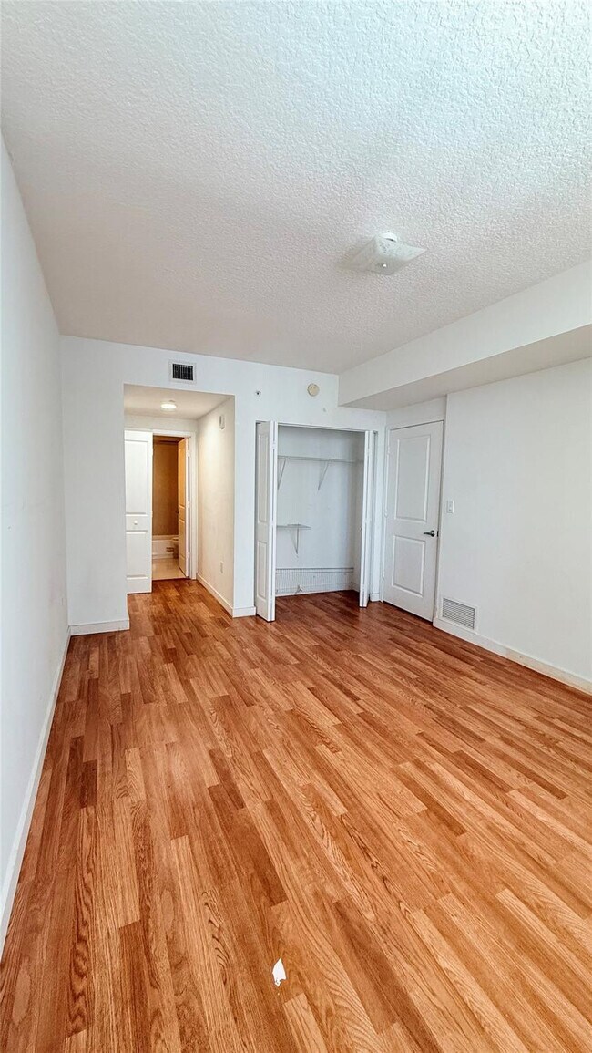 Building Photo - 601 NE 23rd St