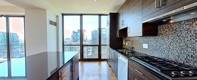 Building Photo - 610 W Wayman St