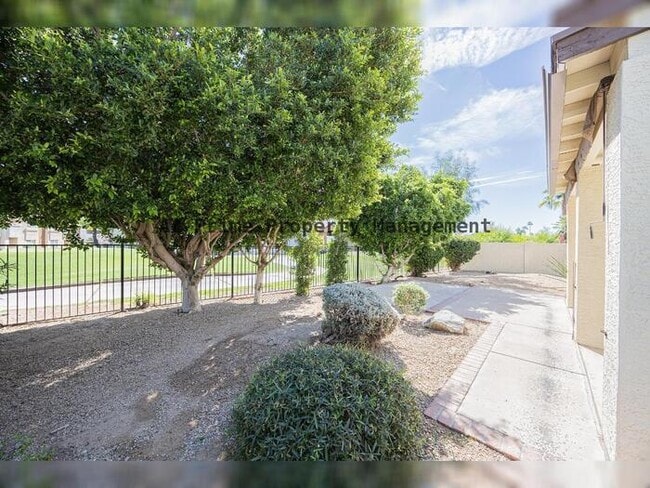 Building Photo - 9603 S 51st St